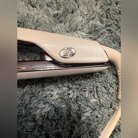 T3 Silver and White Hair Singlepass X Professional Straightener